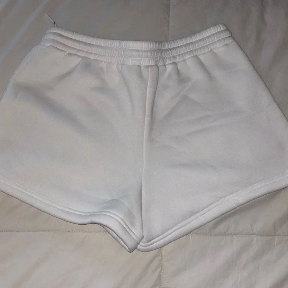 3/$40❗️Missguided White Women's Shorts - Picture 11 of 13